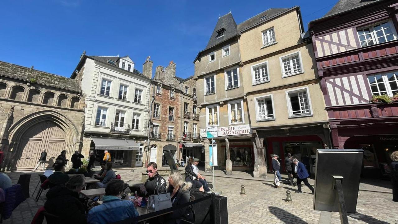 Eglantine 14 Appartement Centre Historique De Dinan Luaran gambar